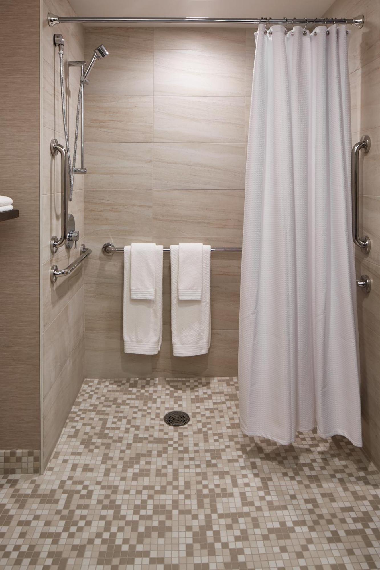 The Del Monte Lodge Renaissance Rochester Hotel & Spa Zewnętrze zdjęcie