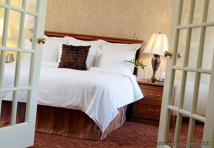 The Del Monte Lodge Renaissance Rochester Hotel & Spa Pokój zdjęcie